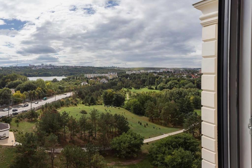 Luxury Apartment In The Superb Location Chişinau Exteriör bild